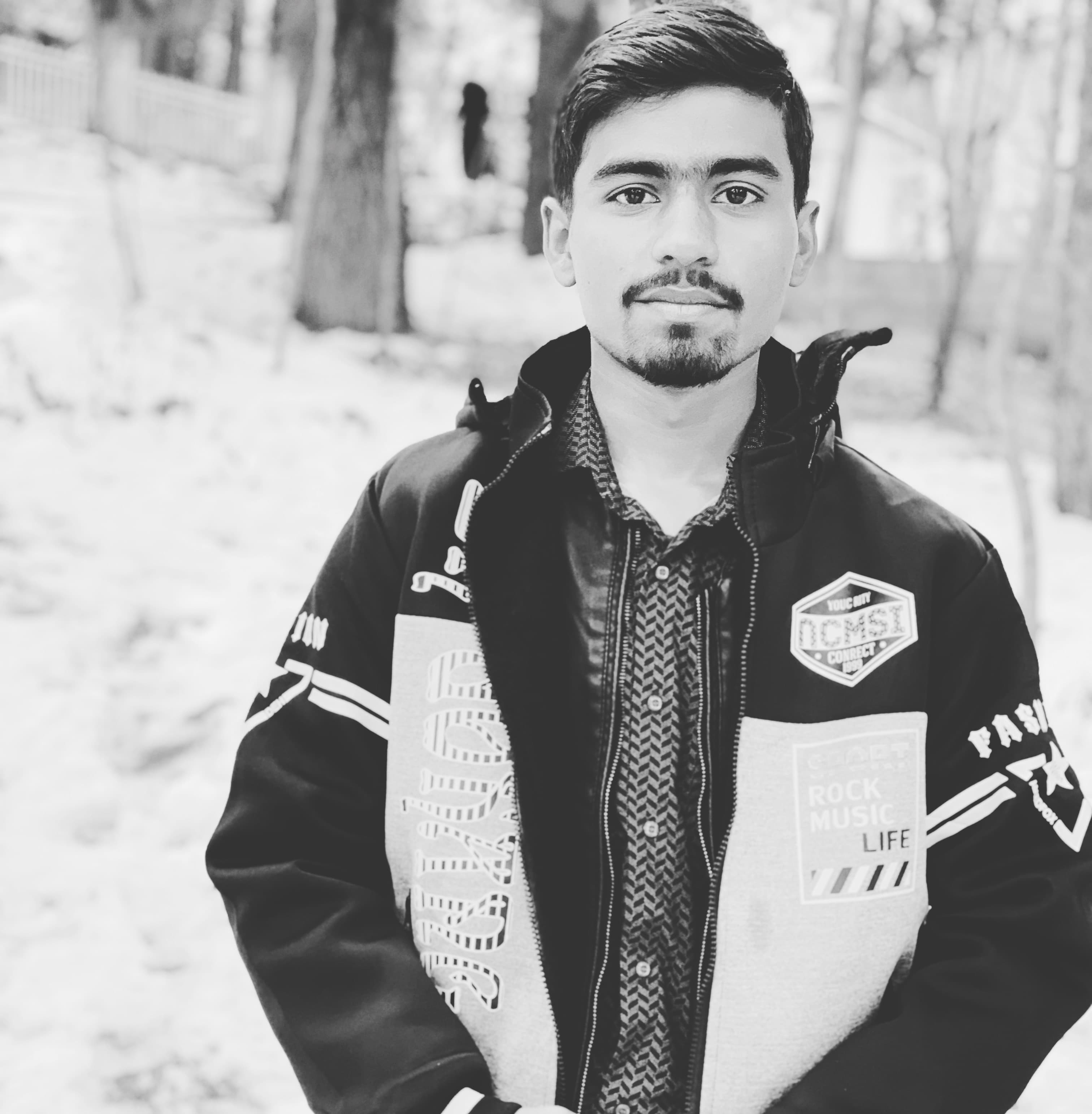 Me b/w in murree